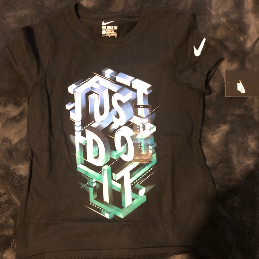 NWT Nike Tee